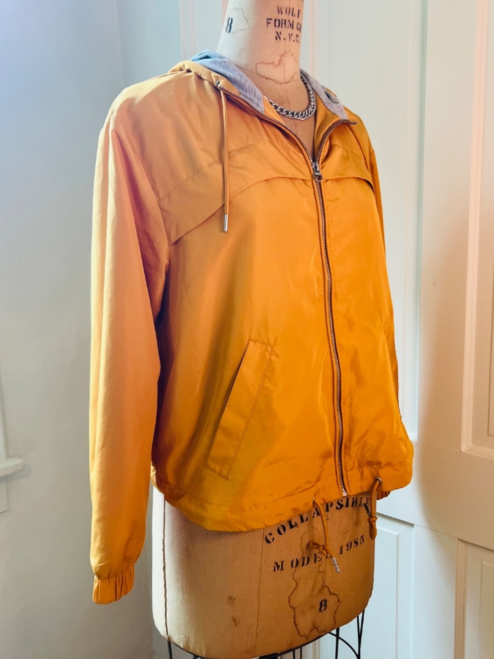 Windbreaker - Picture 2 of 9